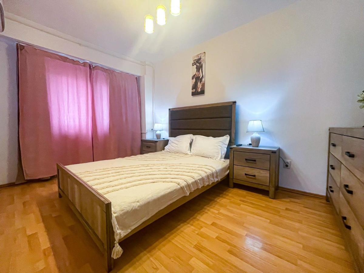 National Arena Mega Mall Elana Apartment Bukares Bagian luar foto