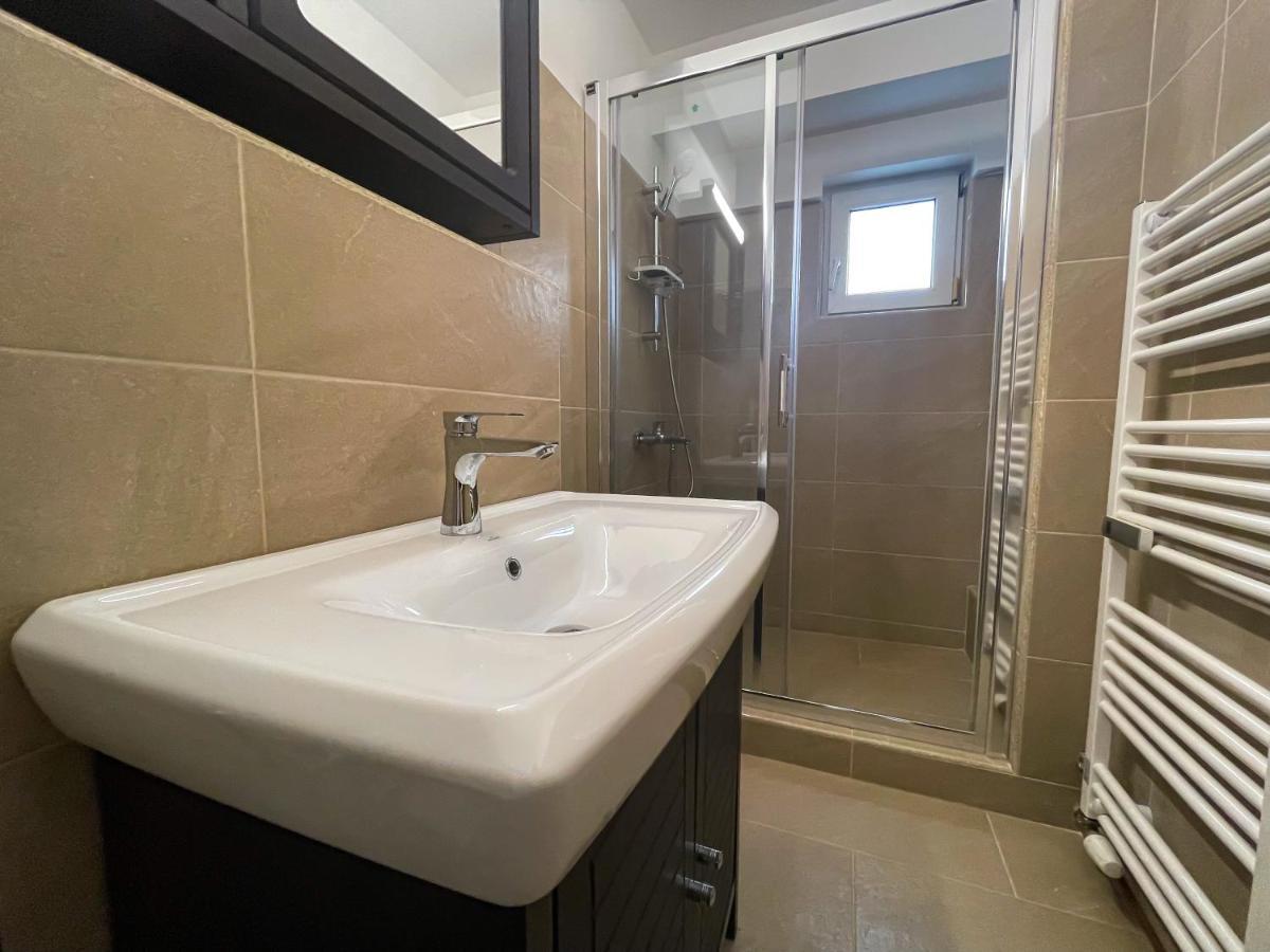 National Arena Mega Mall Elana Apartment Bukares Bagian luar foto