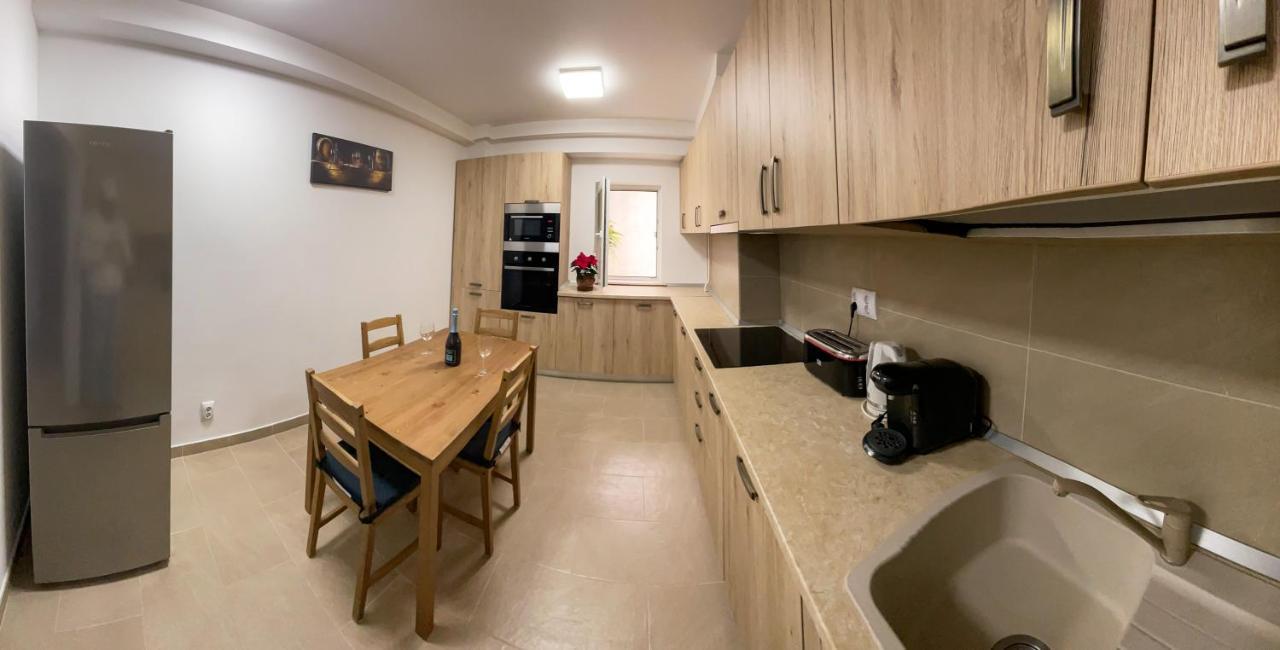 National Arena Mega Mall Elana Apartment Bukares Bagian luar foto